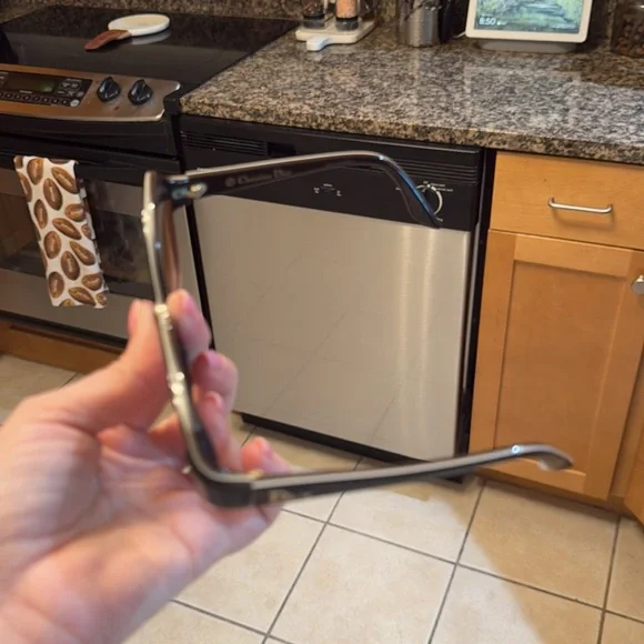 Vintage Dior Sunglasses – Bold & Timeless - Picture 12 of 12